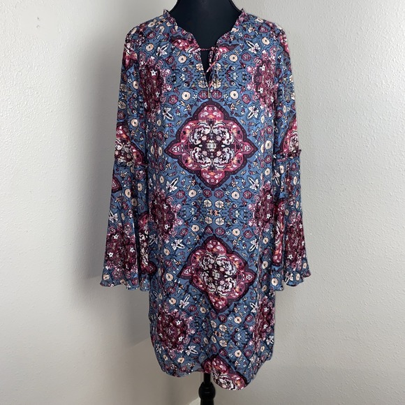 White House Black Market Dresses & Skirts - White House Black‎ Market Shift Dress Women's M Multi Color V Neck Flared Sleeve